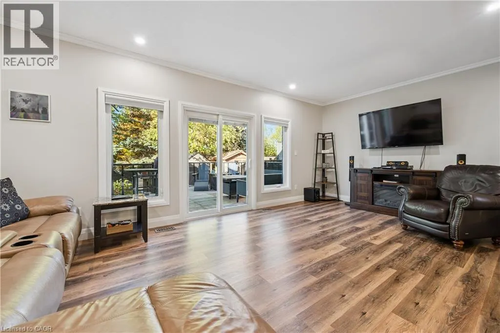 7 KROEGER Crescent