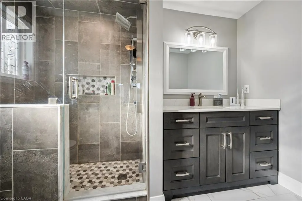 7 KROEGER Crescent
