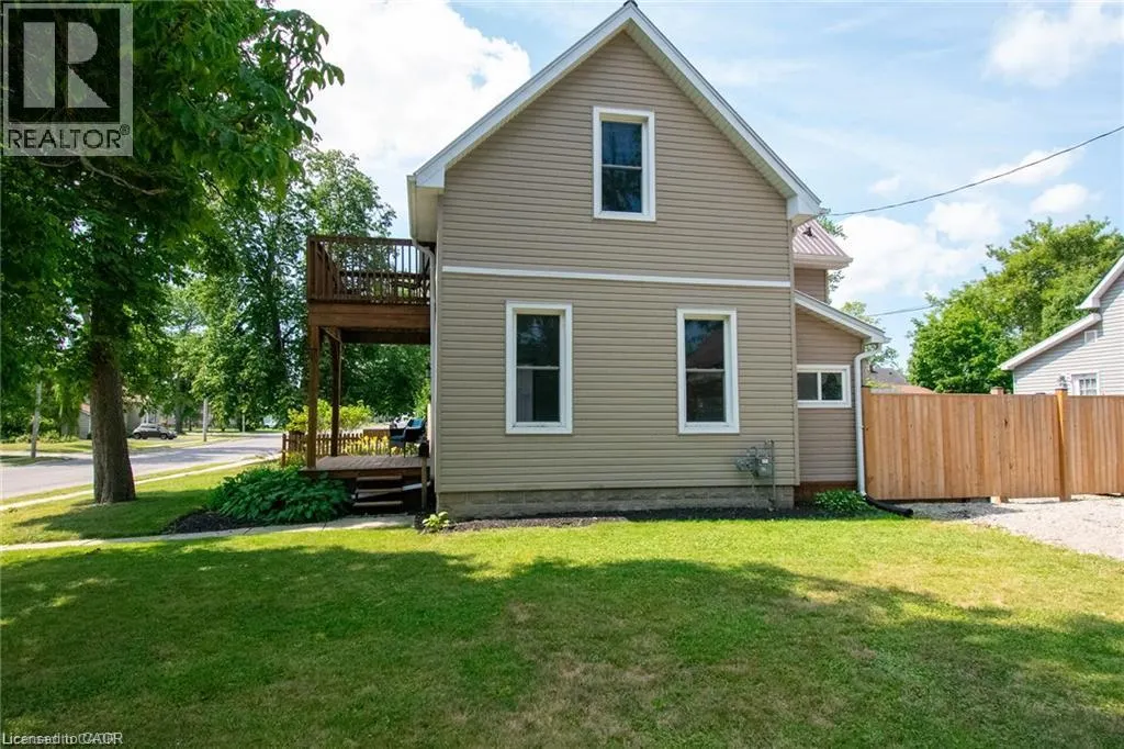 820 CEDAR Street