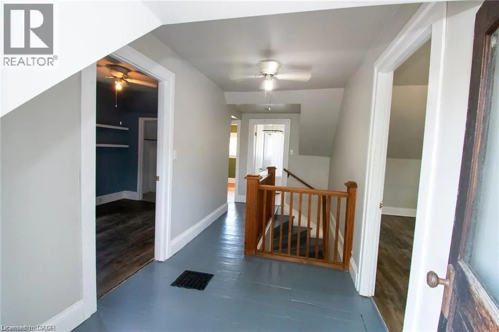 820 CEDAR Street