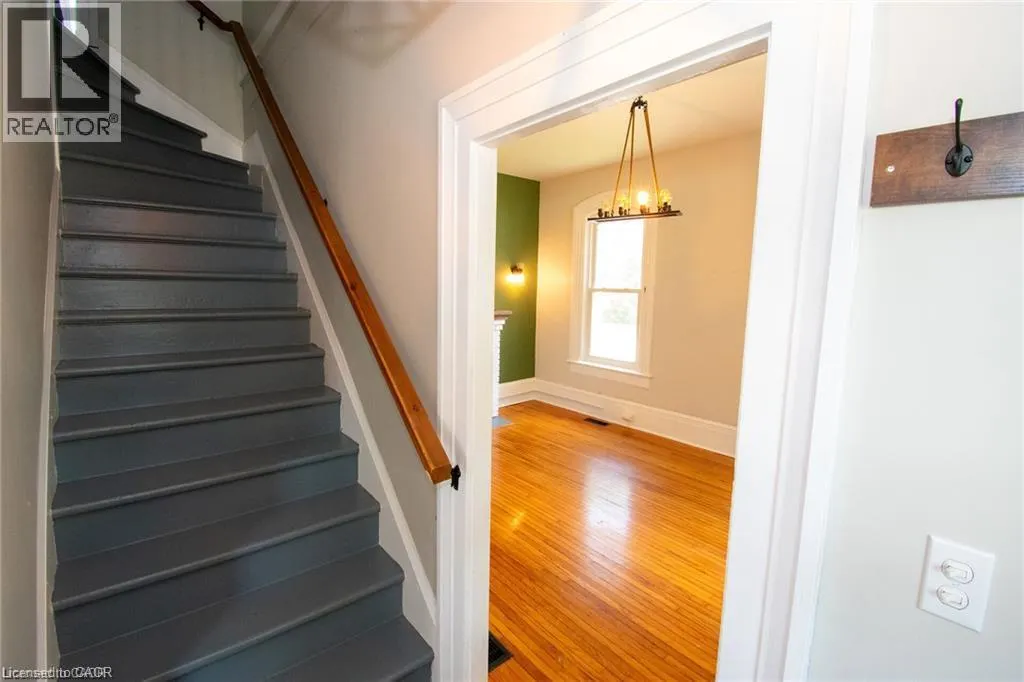 820 CEDAR Street