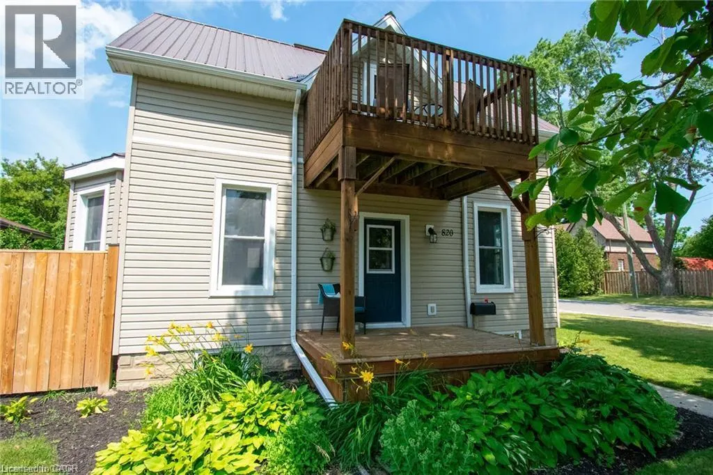 820 CEDAR Street