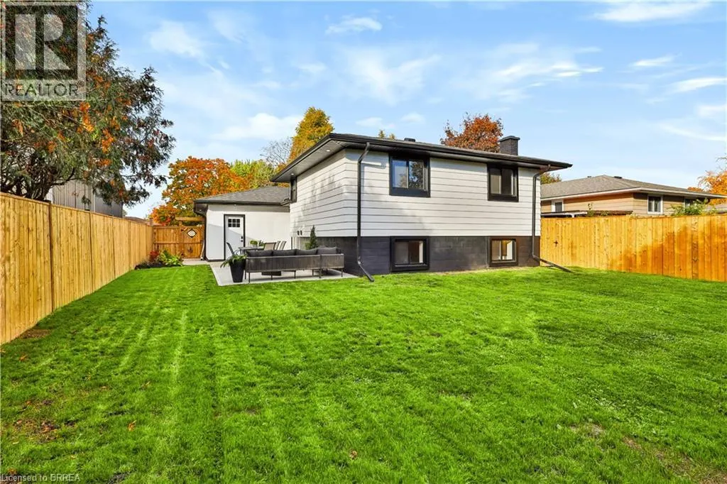 6 ADELAIDE Avenue