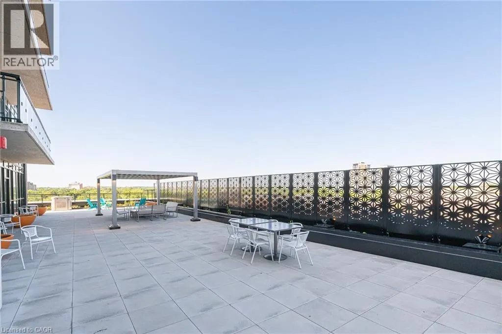 60 CHARLES Street W Unit# 1806 #1806