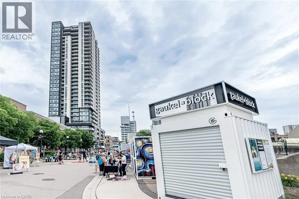 60 CHARLES Street W Unit# 1806 #1806