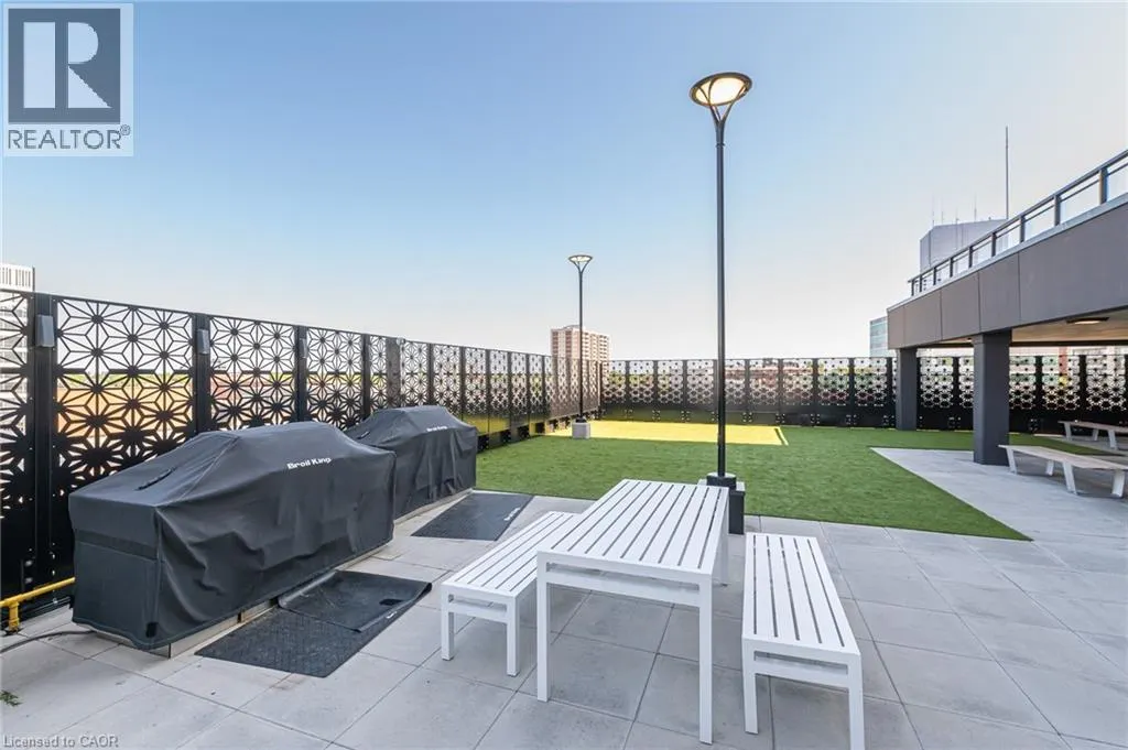 60 CHARLES Street W Unit# 1806 #1806