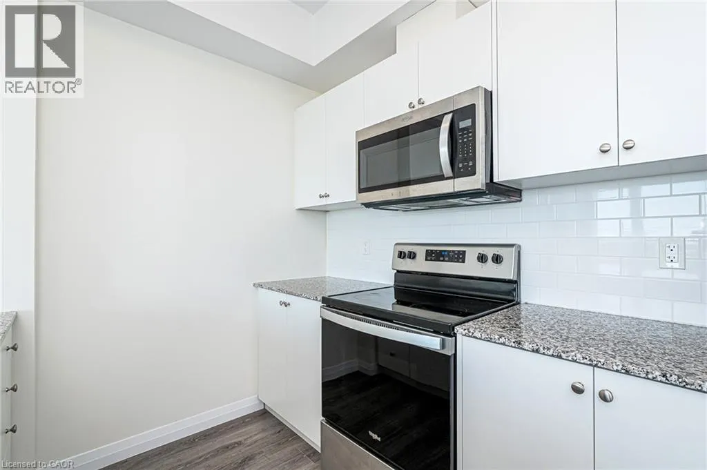 60 CHARLES Street W Unit# 1806 #1806