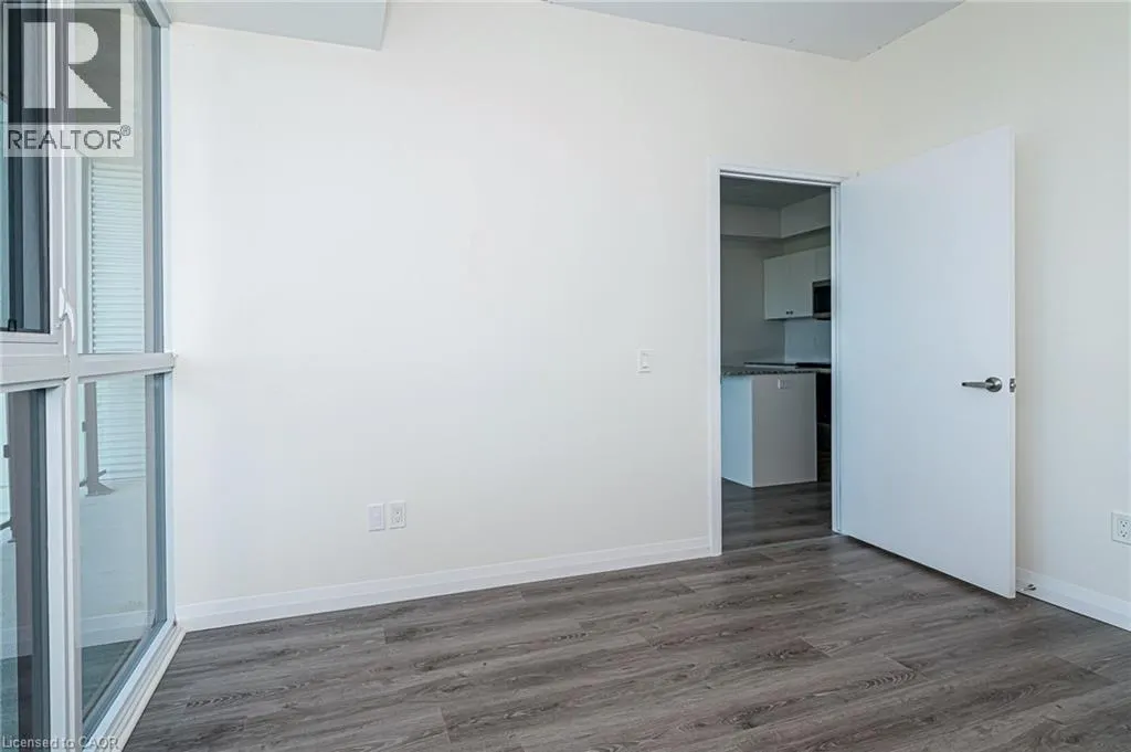 60 CHARLES Street W Unit# 1806 #1806
