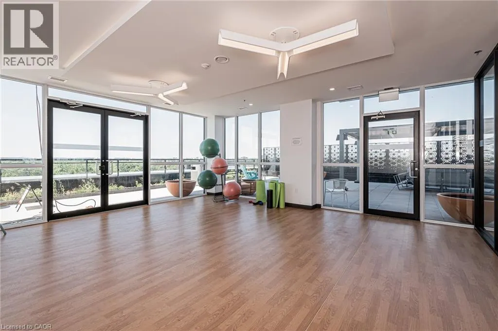 60 CHARLES Street W Unit# 1806 #1806