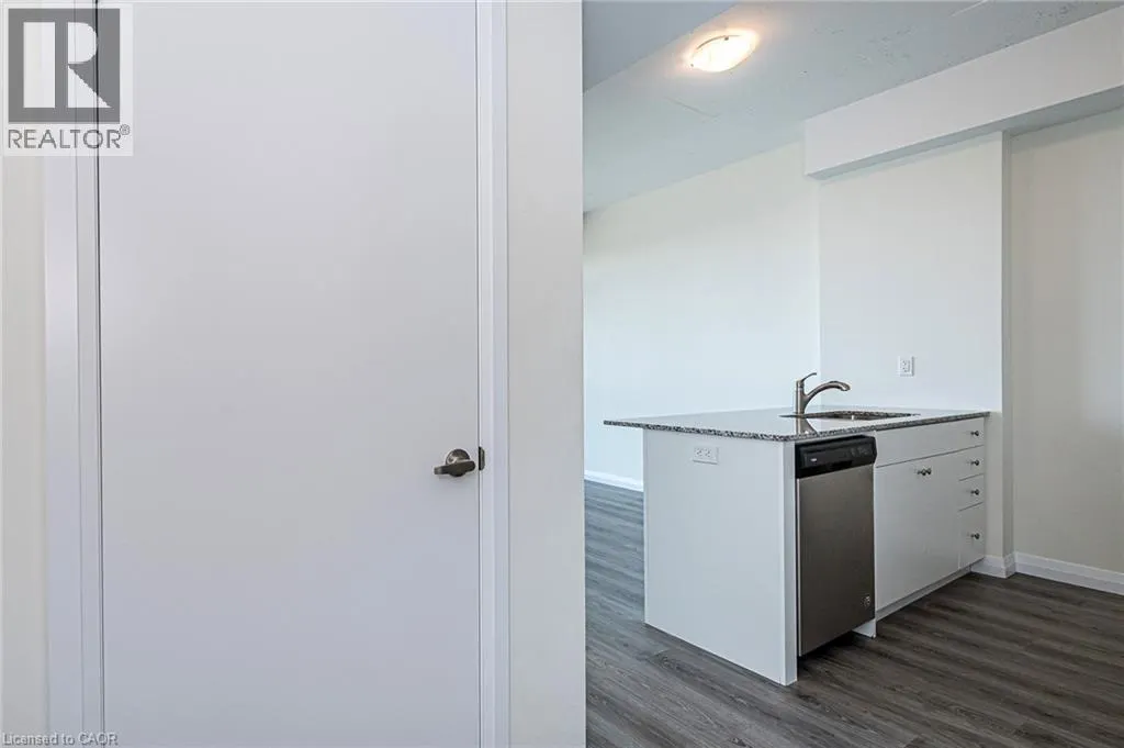 60 CHARLES Street W Unit# 1806 #1806