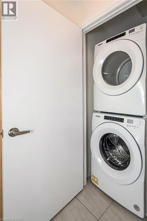 60 CHARLES Street W Unit# 1806 #1806