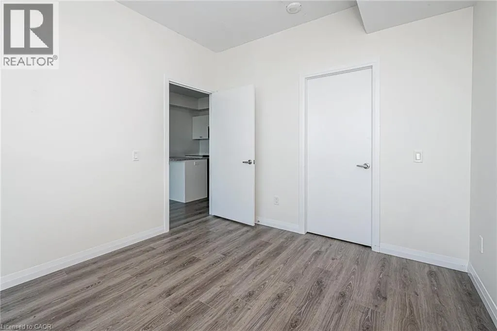 60 CHARLES Street W Unit# 1806 #1806