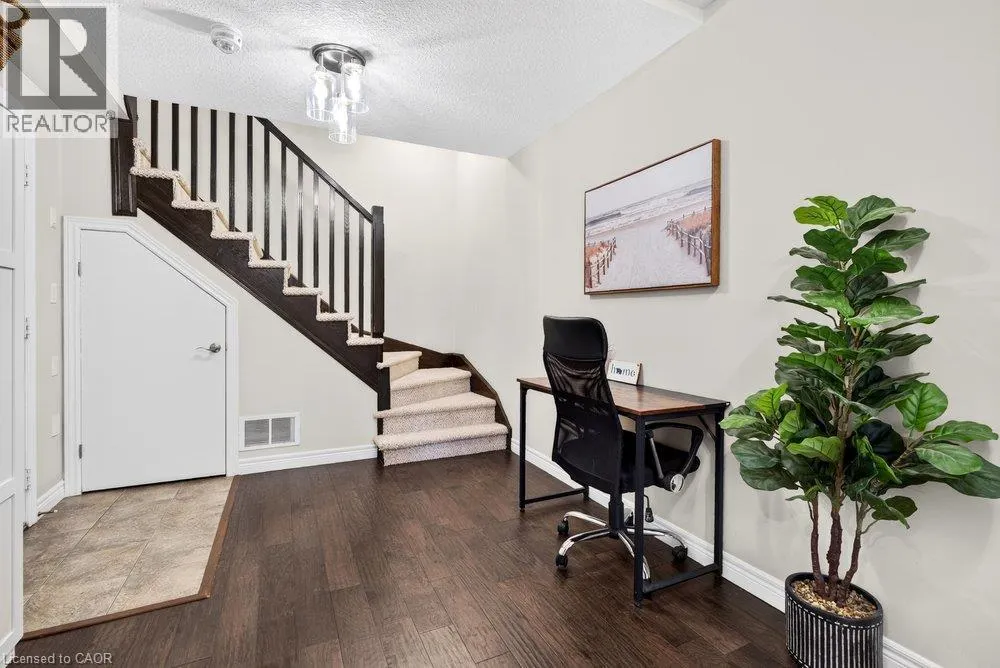 9 BLOOM Crescent