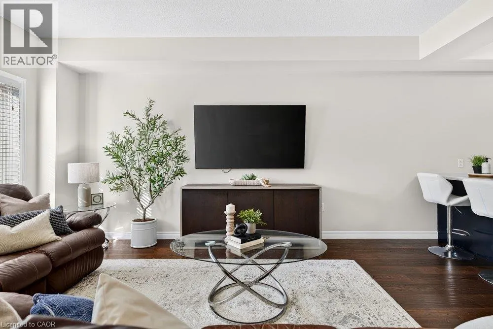 9 BLOOM Crescent