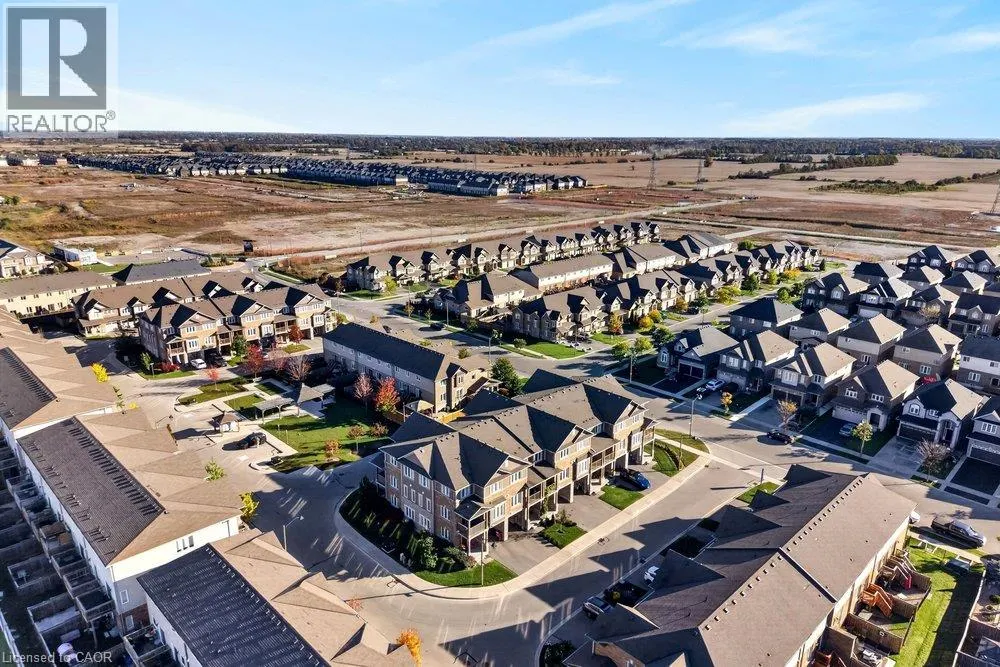 9 BLOOM Crescent