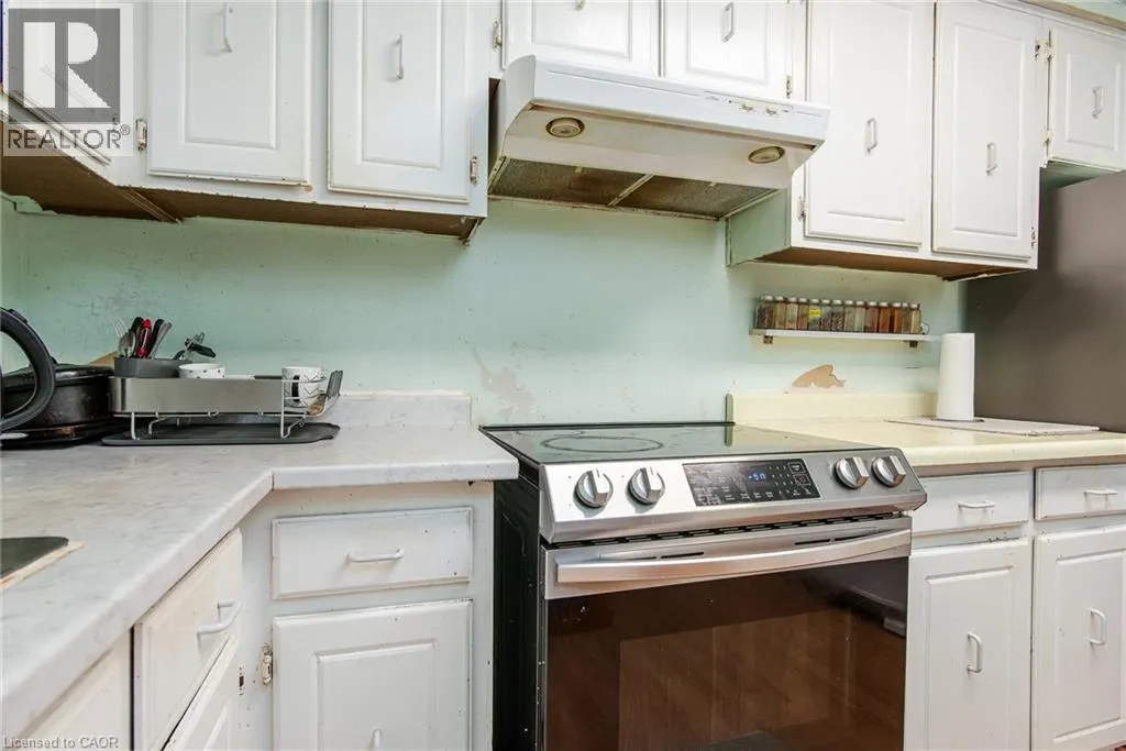 304 BLUEVALE Street N Unit# C #C
