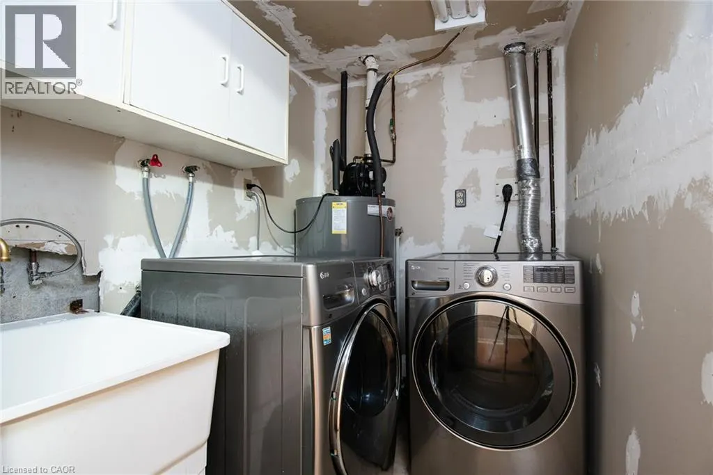 304 BLUEVALE Street N Unit# C #C