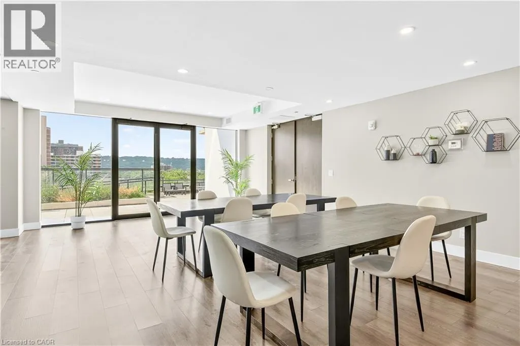 15 QUEEN Street S Unit# 1302 #1302