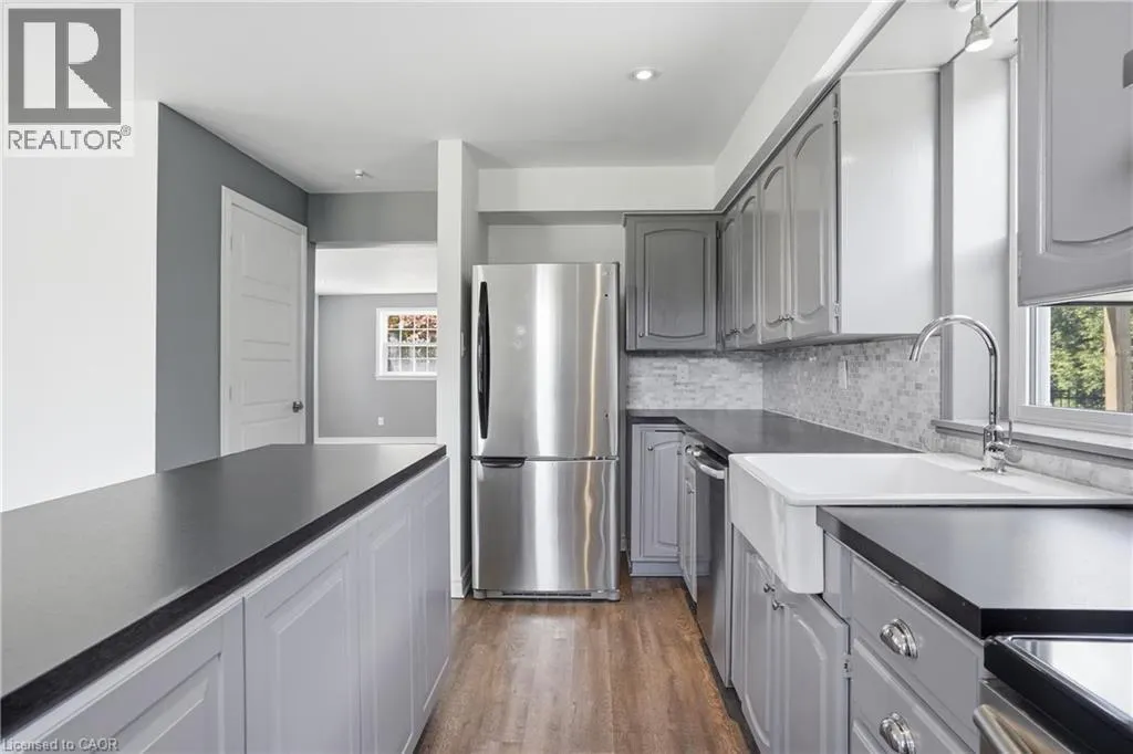 292 MAIN Street W Unit# A #A