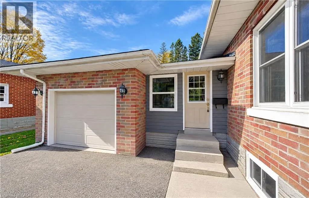 16 SNYDER Avenue S