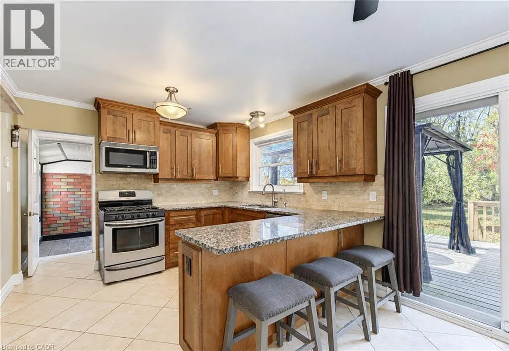 16 SNYDER Avenue S