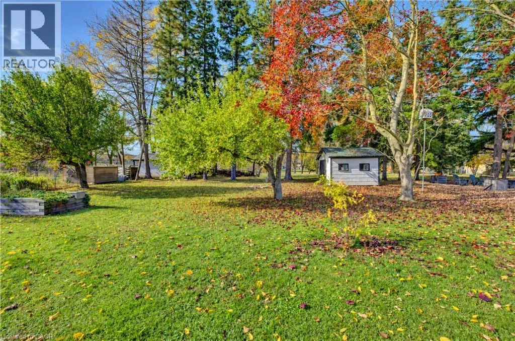 16 SNYDER Avenue S