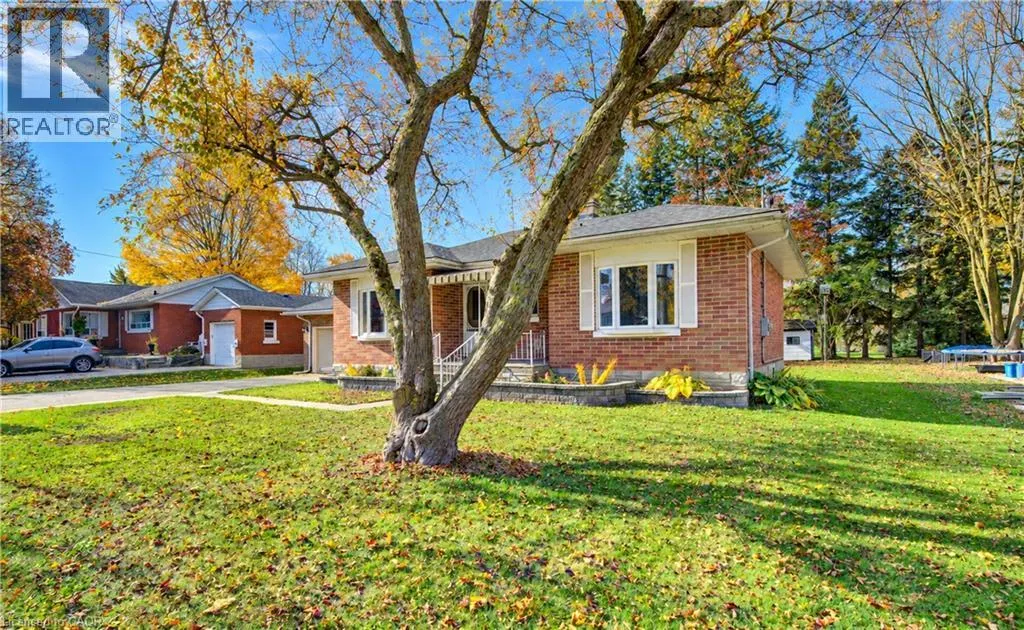 16 SNYDER Avenue S