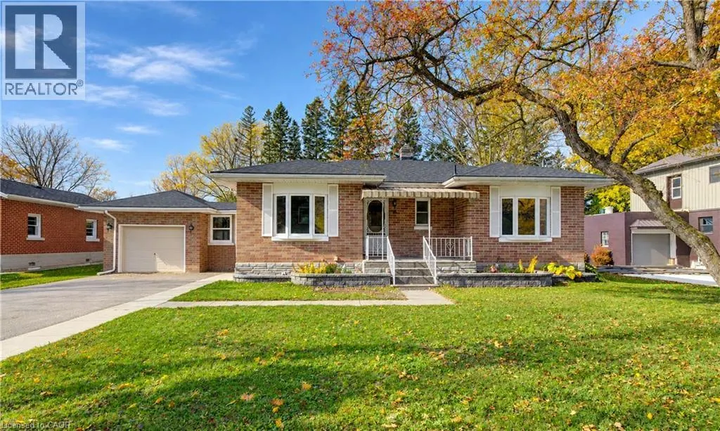 16 SNYDER Avenue S