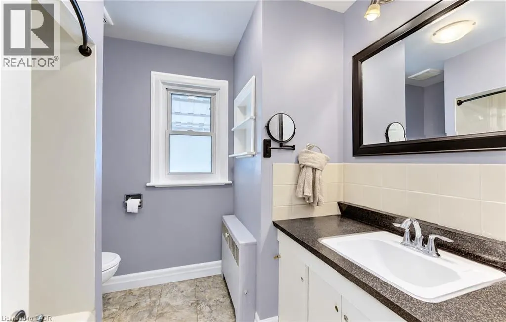 16 SNYDER Avenue S