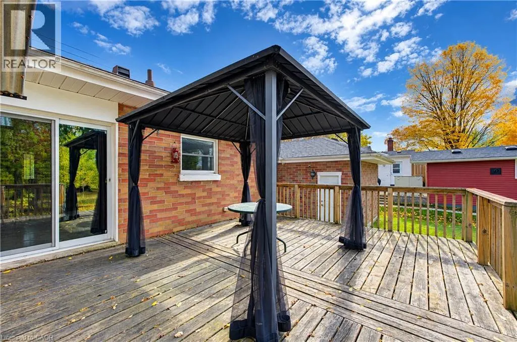 16 SNYDER Avenue S
