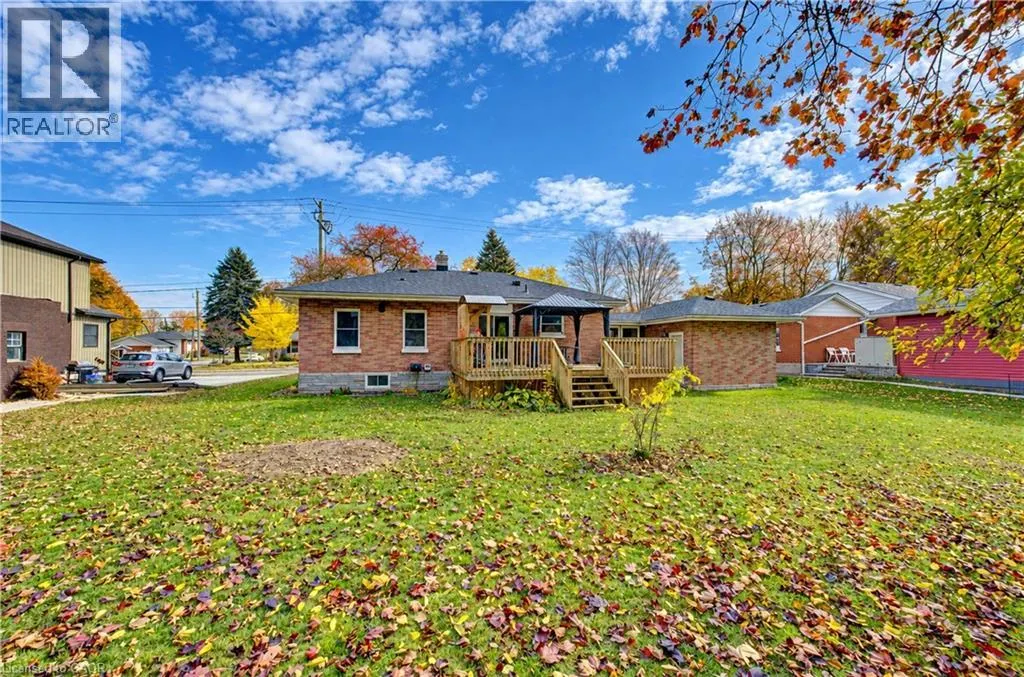 16 SNYDER Avenue S
