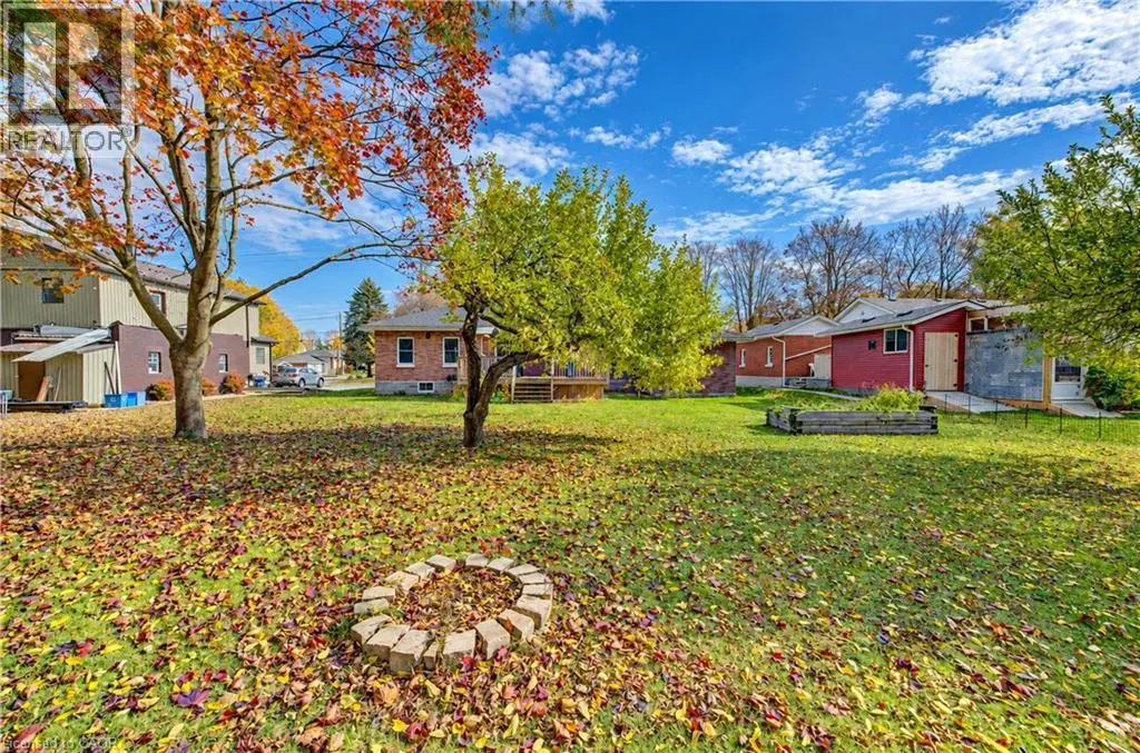 16 SNYDER Avenue S