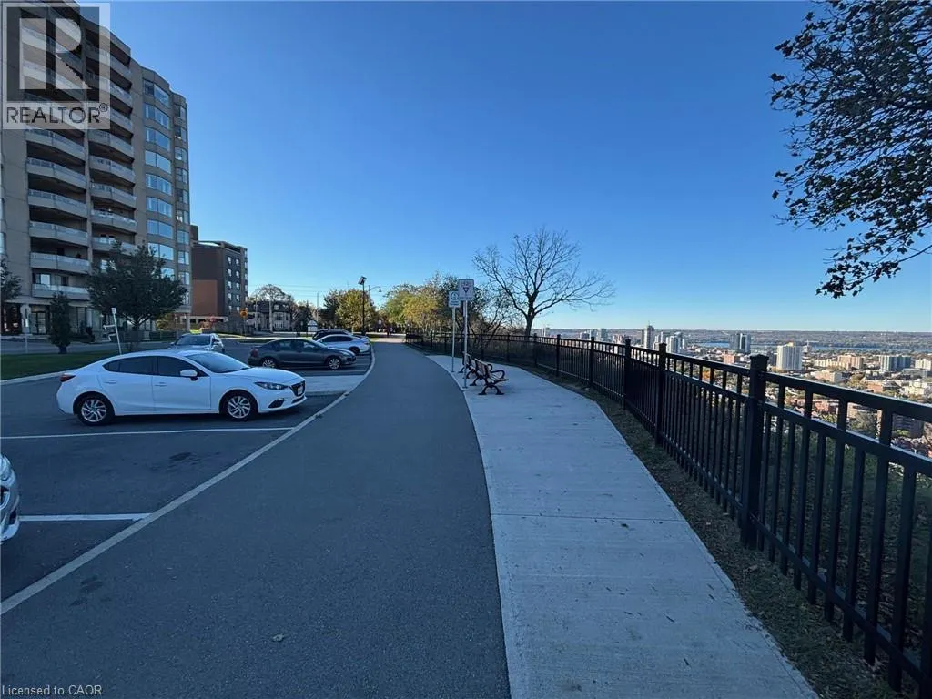30 SUMMIT Avenue Unit# 604 #604