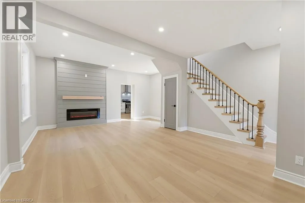 207 WILLIAM Street