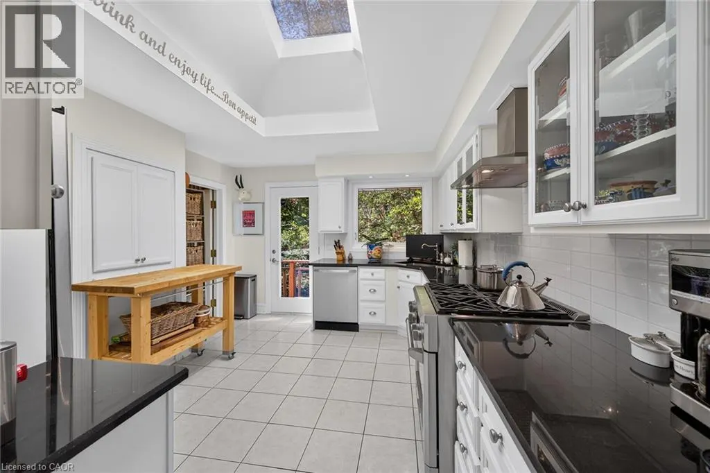 311 GOLF LINKS Road