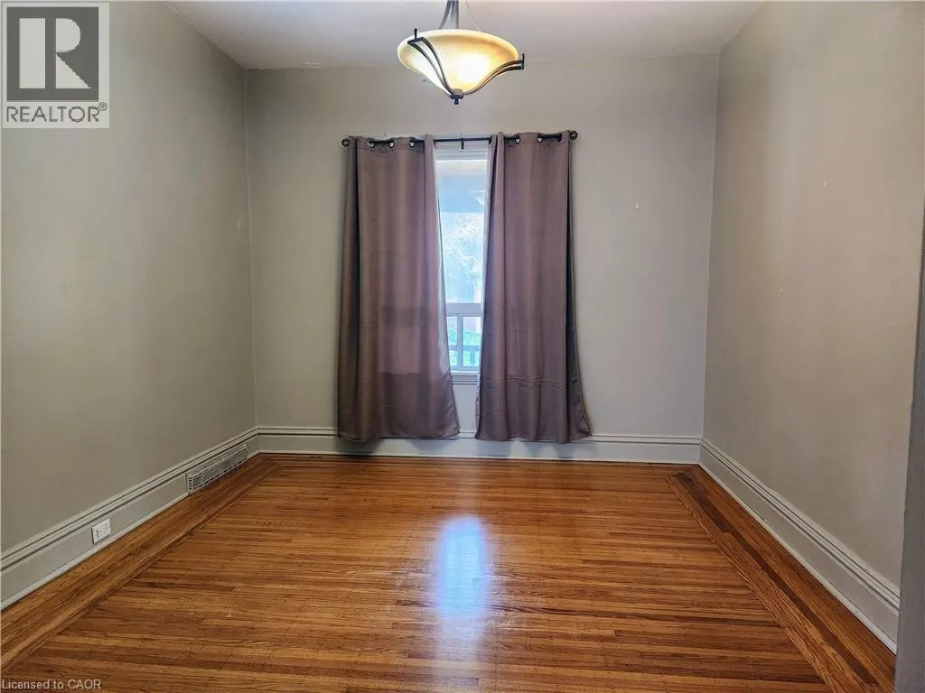 25 GLADSTONE Avenue