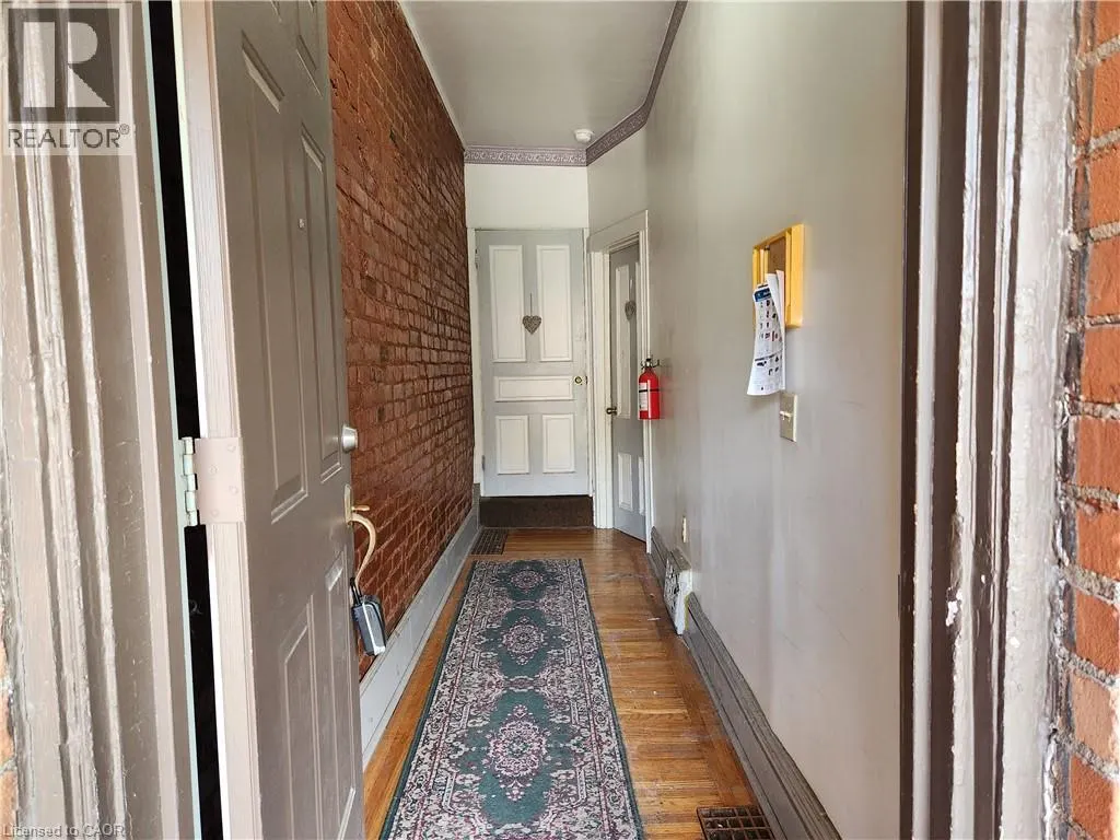 25 GLADSTONE Avenue
