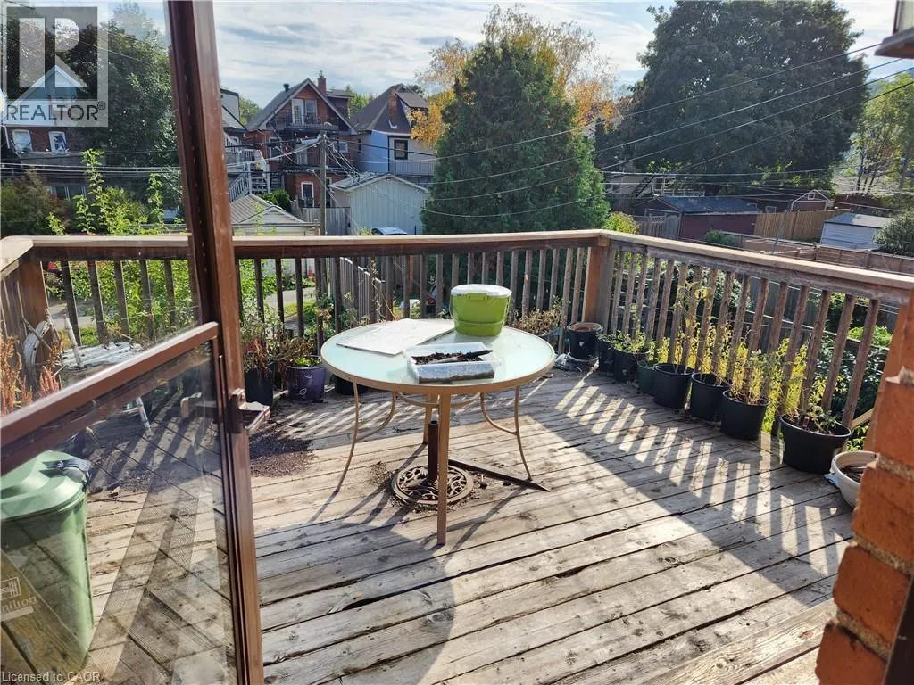 25 GLADSTONE Avenue