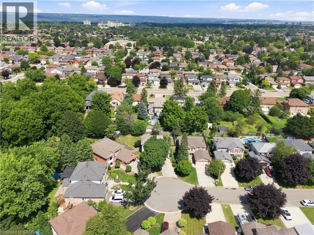 34 LISAJANE Court