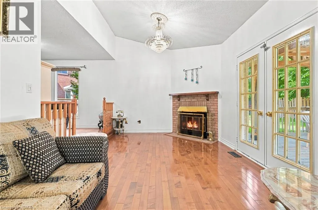 34 LISAJANE Court