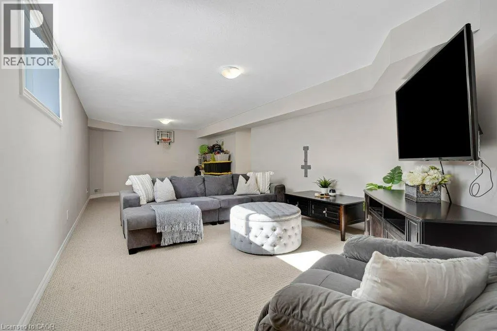 27 IRONGATE Drive