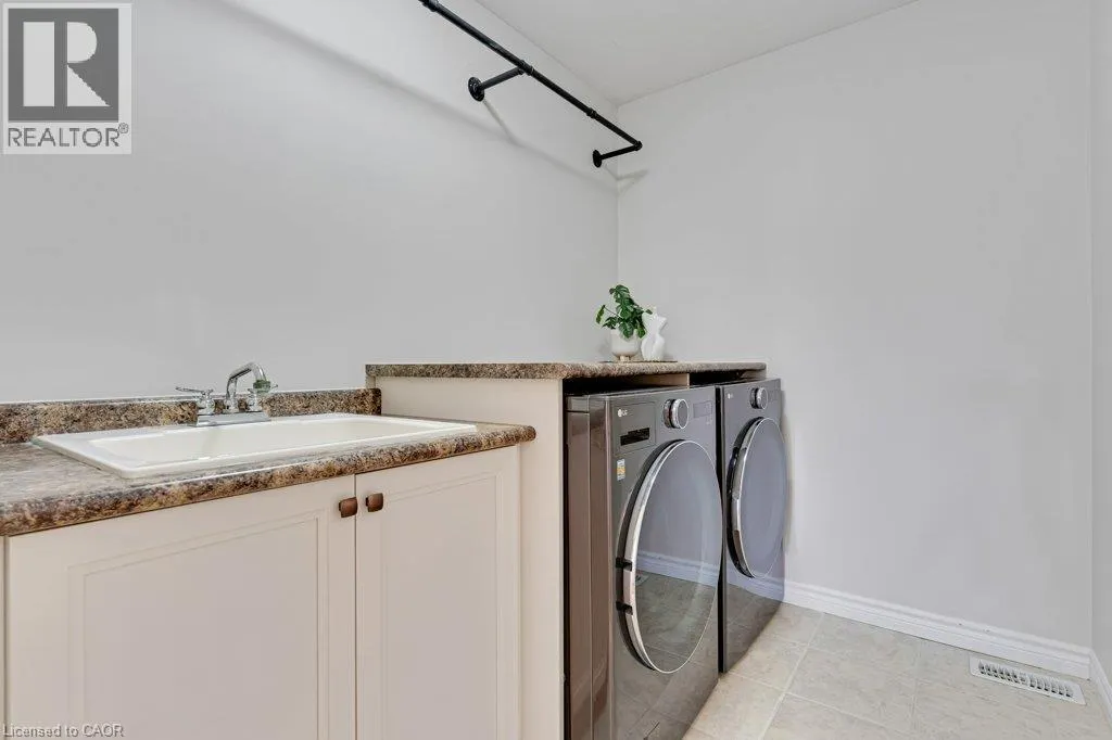 27 IRONGATE Drive