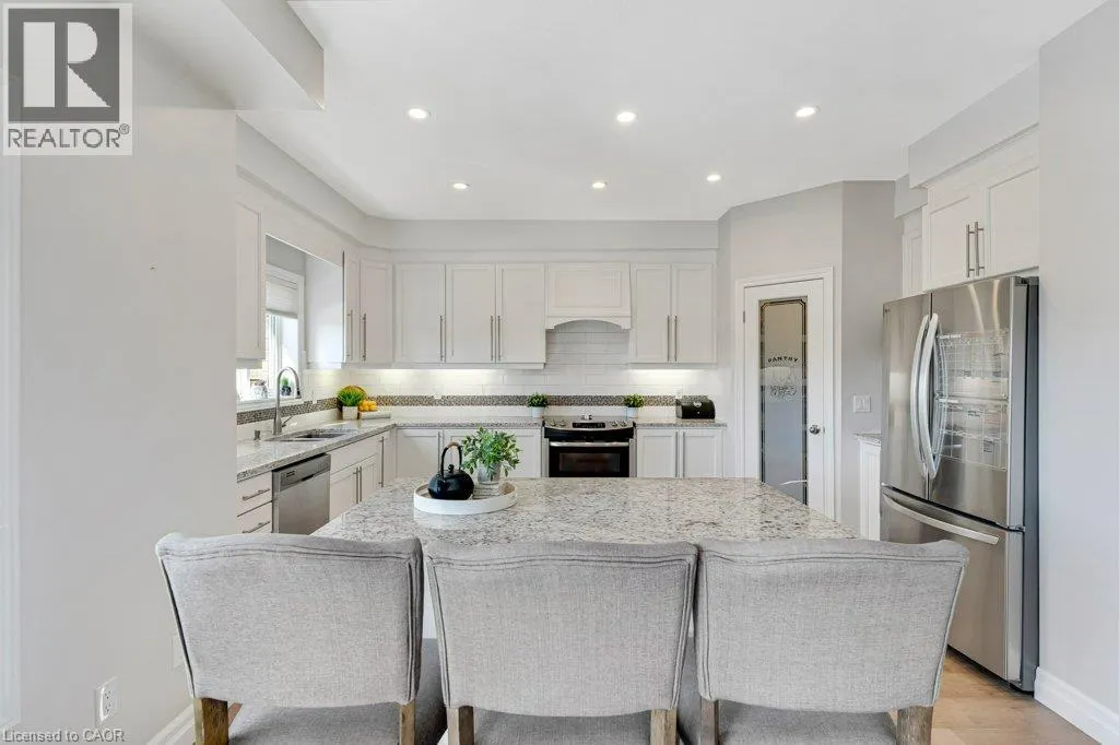 27 IRONGATE Drive