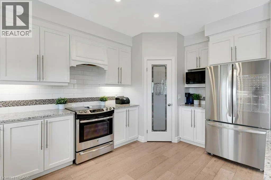 27 IRONGATE Drive