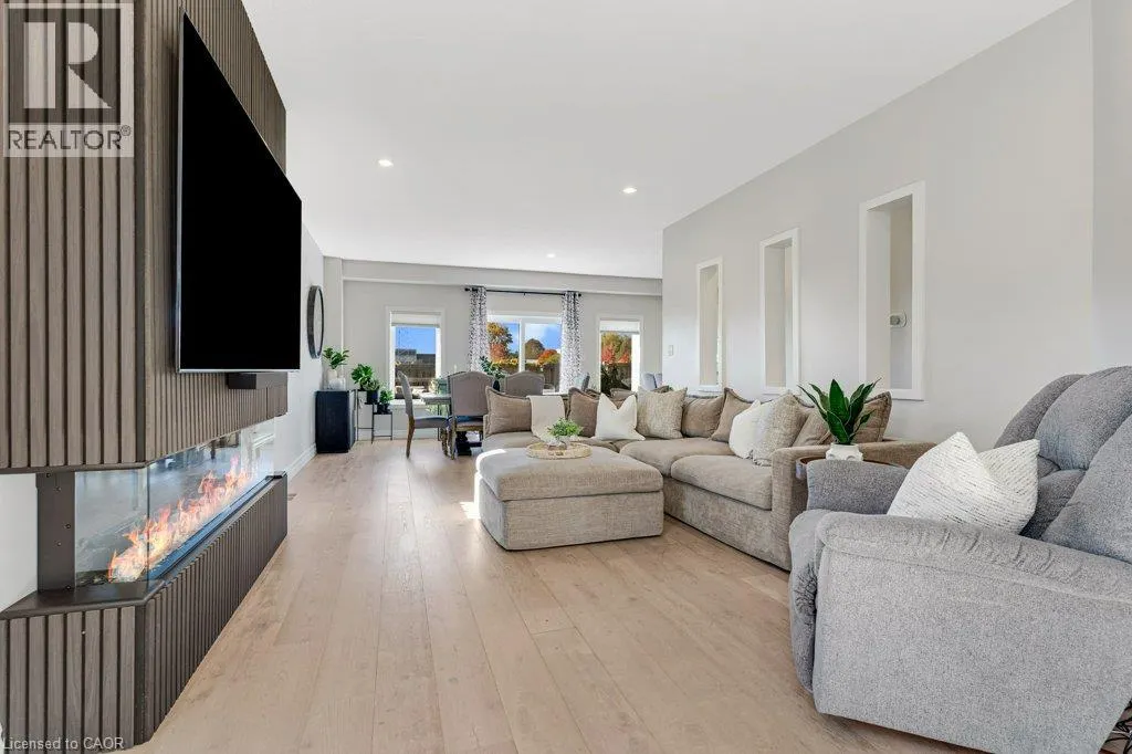 27 IRONGATE Drive