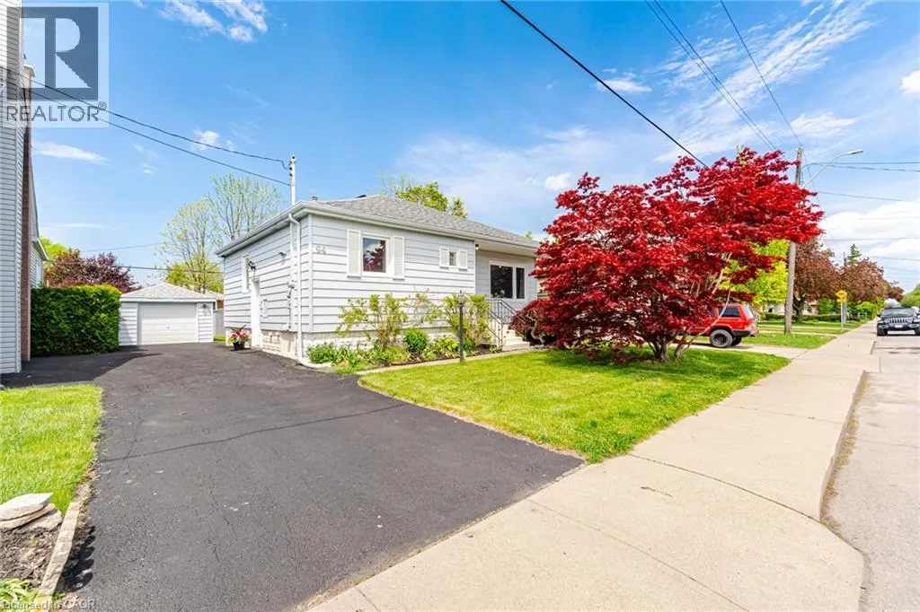 94 CLARENDON Avenue