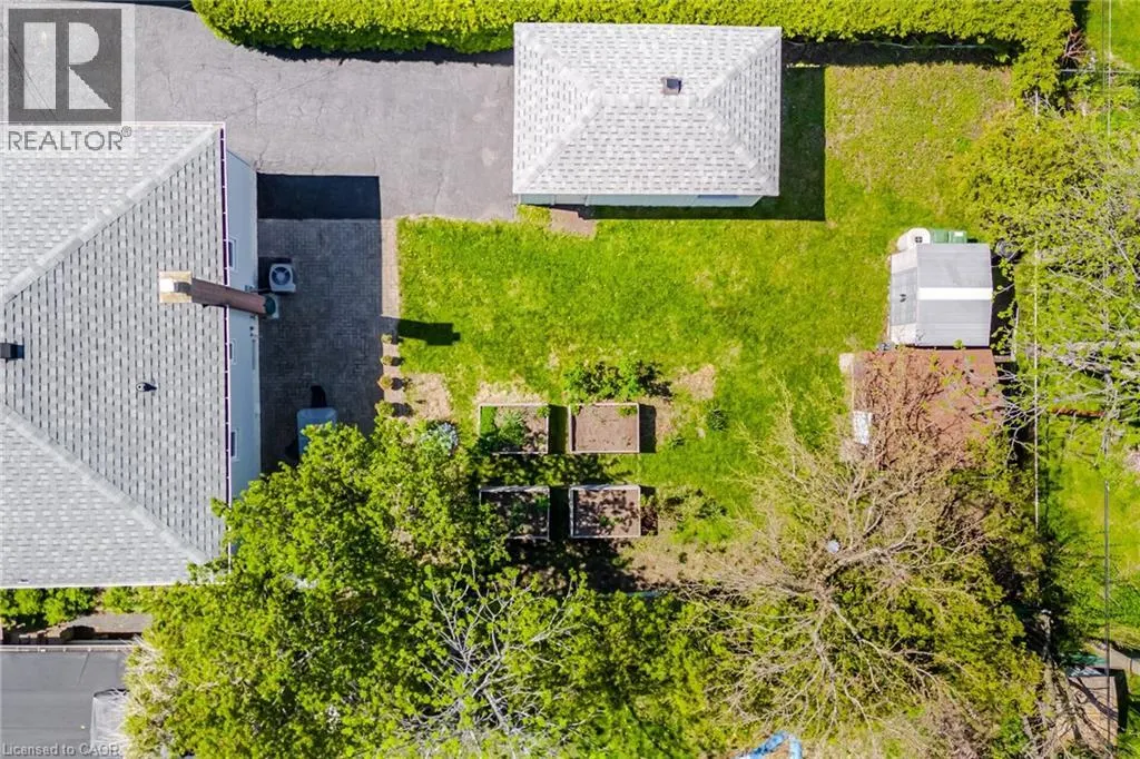 94 CLARENDON Avenue