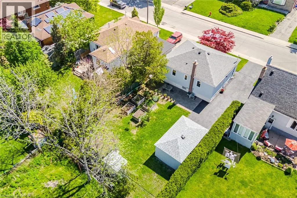94 CLARENDON Avenue
