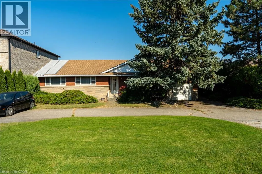 1023 NORTH SERVICE Road