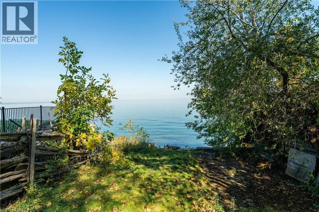 1023 NORTH SERVICE Road
